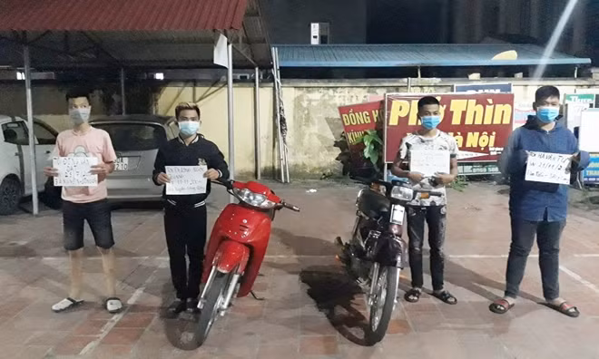 Các đối tượng có hành vi lạng lách, đánh võng.