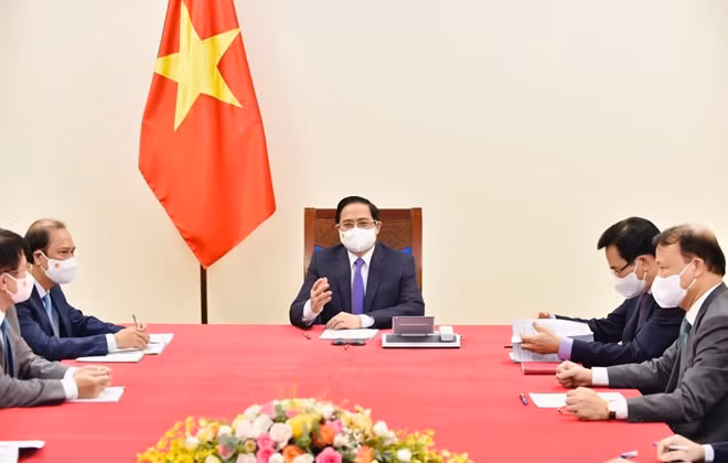 Thủ tướng Chính phủ Phạm Minh Chính điện đàm với Thủ tướng Canada Justin Trudeau để trao đổi về các biện pháp thúc đẩy quan hệ hai nước và hợp tác ứng phó đại dịch COVID-19.