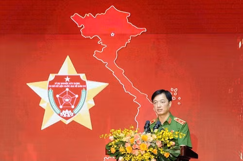 Thứ trưởng Nguyễn Duy Ngọc báo cáo tóm tắt những kết quả trong quá trình thực hiện 2 dự án. Thứ trưởng Nguyễn Duy Ngọc báo cáo tóm tắt những kết quả trong quá trình thực hiện 2 dự án.