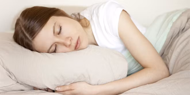 Giấc ngủ rất quan trọng với sức khỏe. Ngủ sâu và đủ 7-8 giờ mỗi ngày, đặc biệt 10 giờ đêm đến 4 giờ sáng hôm sau. Đây là thời gian vàng để cơ thể củng cố, hồi phục, tái tạo những mô, tế bào và hệ thống. Giấc ngủ rất quan trọng với sức khỏe. Ngủ sâu và đủ 7-8 giờ mỗi ngày, đặc biệt 10 giờ đêm đến 4 giờ sáng hôm sau. Đây là thời gian vàng để cơ thể củng cố, hồi phục, tái tạo những mô, tế bào và hệ thống.