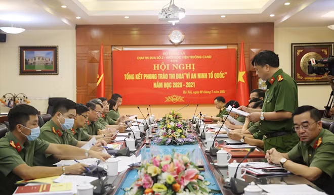 Các đại biểu tham dự Hội nghị.