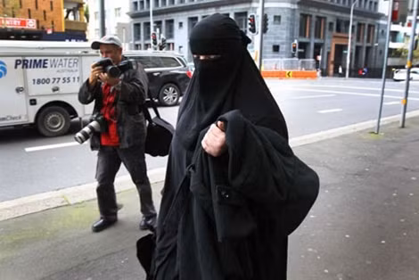 Fatima Elomar sau khi phiên tòa kết thúc. Ảnh: AAP.