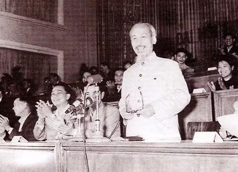 Chủ tịch Hồ Chí Minh tại Đại hội Đại biểu toàn quốc lần thứ III Đoàn Thanh niên Lao động Việt Nam, tháng 3/1961.