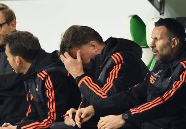 Van Gaal đang gặt hái nhiều thất bại hơn thành công sau 18 tháng cầm quyền tại ManU. Ảnh: Getty Image.