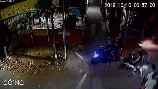 Nhóm đối tượng 6 người thực hiện hành vi khủng bố tinh thần được camera ghi lại