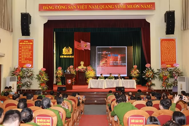 Đại biểu thảo luận tại Hội thảo