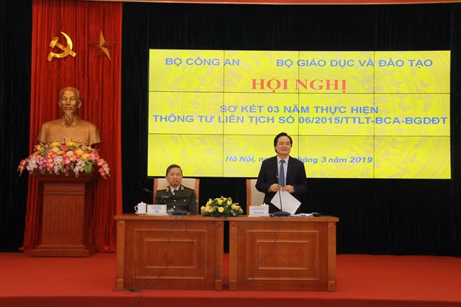 Bộ trưởng Bộ Công an Tô Lâm và Bộ trưởng Bộ GD&ĐT Phùng Xuân Nhạ cùng chủ trì Hội nghị