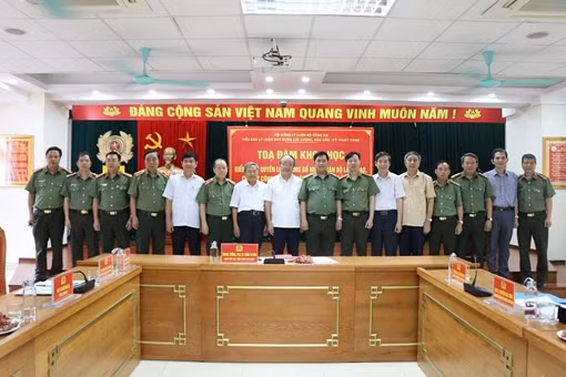 Chấm dứt việc bổ nhiệm cán bộ giữ chức vụ hàm ảnh 1