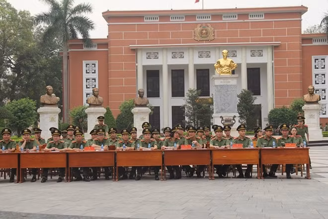 Các thành viên Ban giám khảo cuộc thi