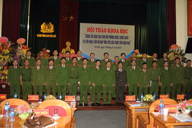 Các đại biểu tham dự Hội thảo