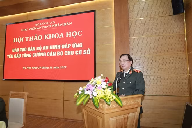Thứ trưởng Nguyễn Văn Thành phát biểu tại Hội thảo