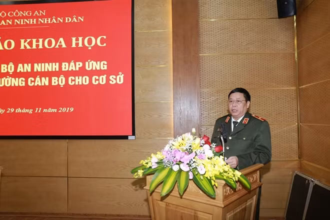 Thiếu tướng Lê Văn Thắng, Giám đốc Học viện ANND phát biểu tại Hội thảo
