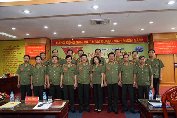 Lãnh đạo Tổng cục Chính trị CAND với các đại biểu tham dự Đại hội.