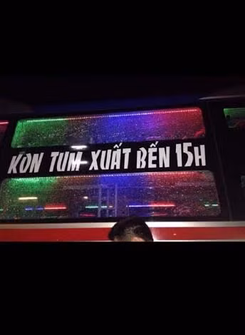 Nhà xe Tân Niên bị ném đá vào đêm 2/6 tại địa bàn tỉnh Đắk Lắk. Nhà xe Tân Niên bị ném đá vào đêm 2/6 tại địa bàn tỉnh Đắk Lắk.