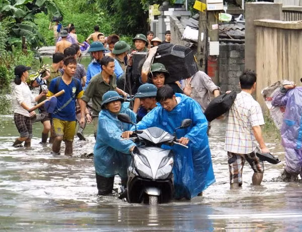 Di chuyển người và tài sản ra khỏi vùng nguy hiểm.