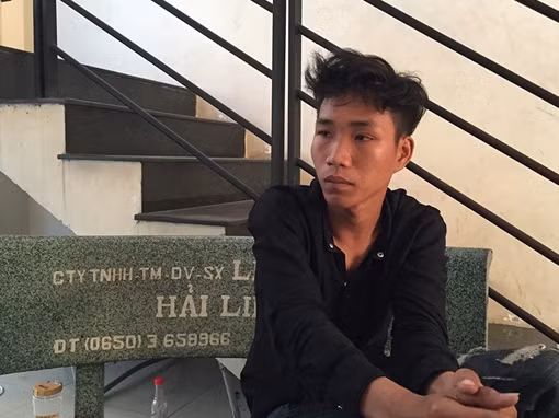 Bênh cha ruột, đâm chết bạn đánh bạc