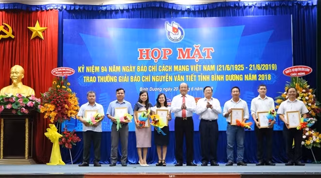 Tác giả Nguyễn Đức Mừng được trao tặng giải C