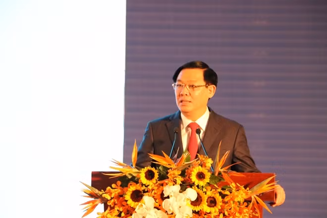 Đồng chí Vương Đình Huệ phát biểu tại Hội nghị