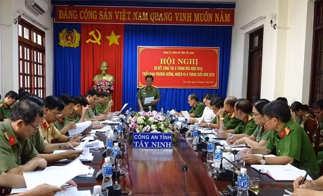 Đại tá Nguyễn Văn Trãi phát biểu tại hội nghị