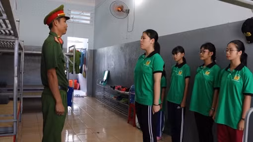 Khai giảng Chương trình trải nghiệm “Học làm chiến sĩ Công an”