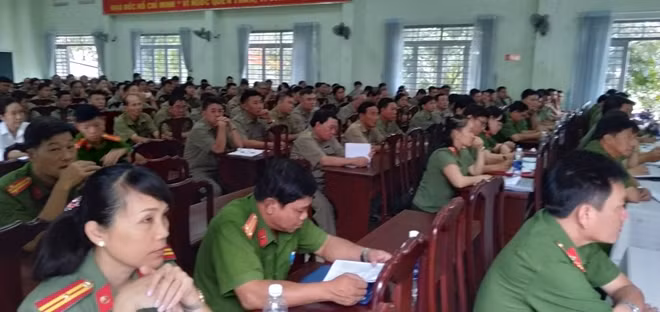 Các đại biểu tham dự lớp tập huấn