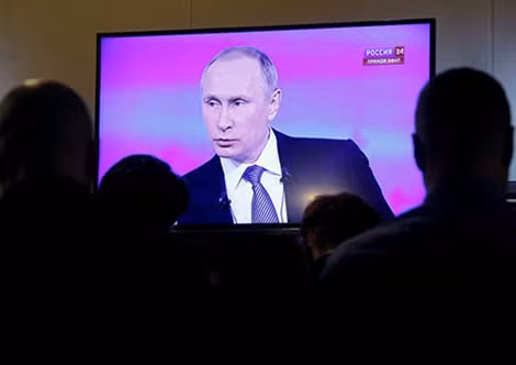 Tổng thống Putin trả lời câu hỏi của người dân trong cuộc đối thoại trực tiếp ngày 14-4.