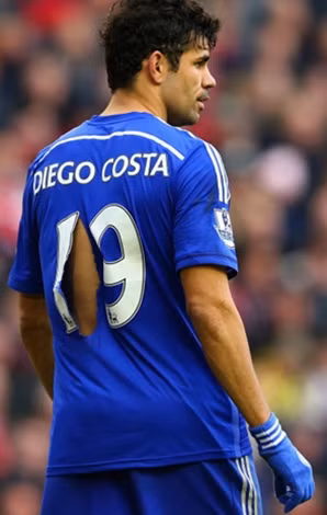 Diego Costa như một chiến binh dũng mãnh.