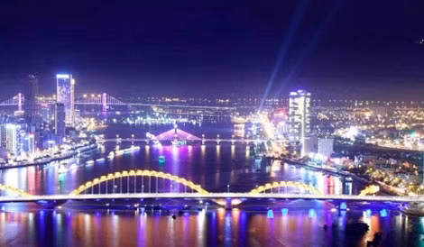 Lễ hội pháo hoa Đà Nẵng - lễ hội pháo hoa quốc tế đầu tiên tại Việt Nam.