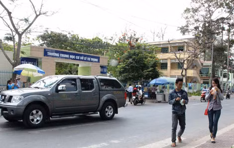 Phụ huynh học sinh đang rất quan tâm đến việc đưa ra hình thức kỷ luật với nhóm học sinh vi phạm.