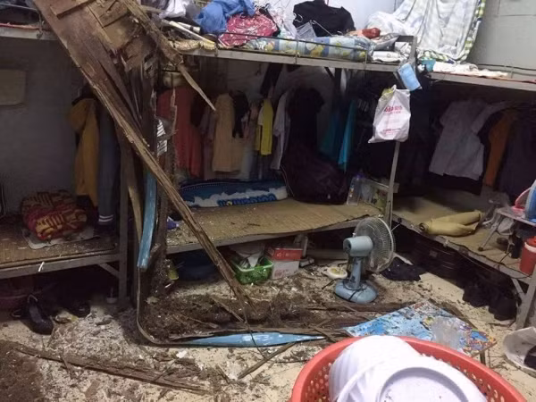 Nhiều đồ đạc của sinh viên bị hư hỏng