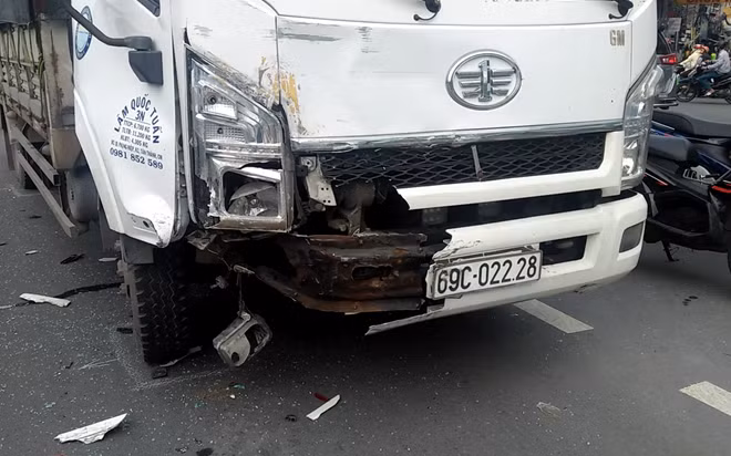 Chiếc xe tải cũng bị hư hỏng