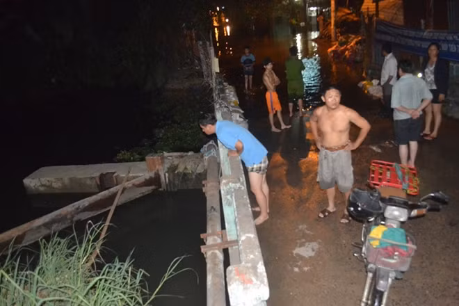 Khu vực cống ngăn triều gặp sự cố