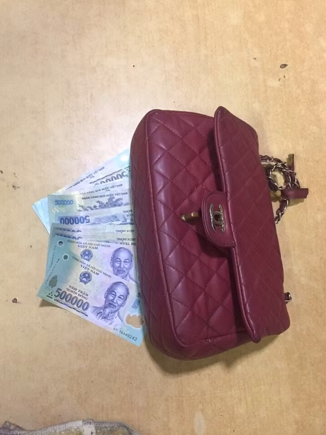 Tang vật của vụ cướp giật
