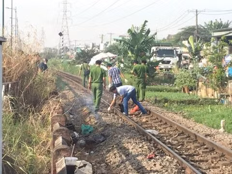 Công an đang khám nghiệm hiện trường