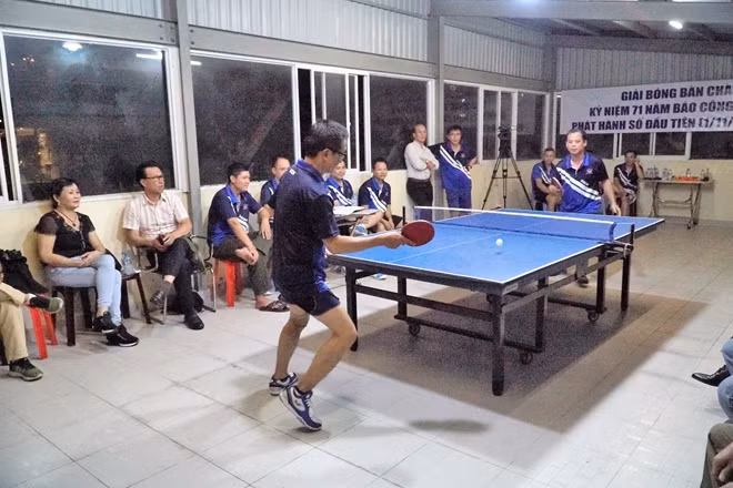 Những hình ảnh gay cấn trong trận chung kết đơn nam giữa 2 VĐV báo Công an TP Hồ Chí Minh và Nhà in báo Nhân dân