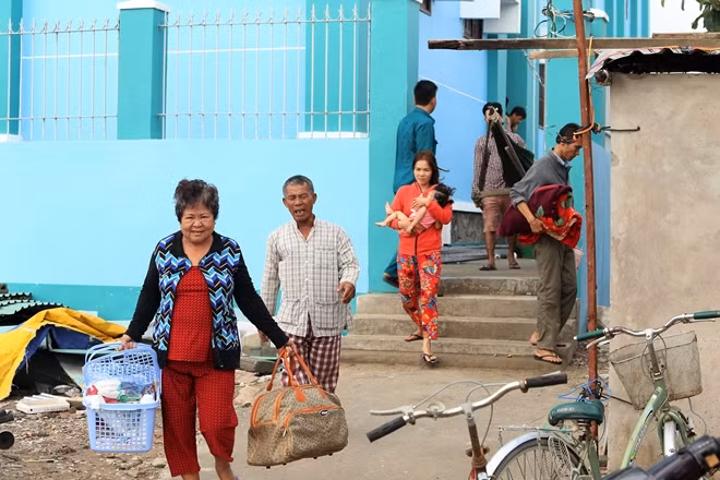 May mắn là bão không vào đất liền