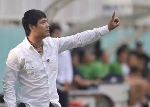 HLV Hữu Thắng.