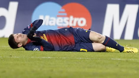 Rất hiếm khi Messi gục ngã vì chấn thương như thế này. Rất hiếm khi Messi gục ngã vì chấn thương như thế này.