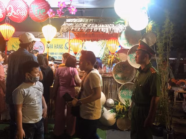 Chương trình “Tuần lễ Món ngon phố biển Vũng Tàu 2021” thu hút đông du khách.