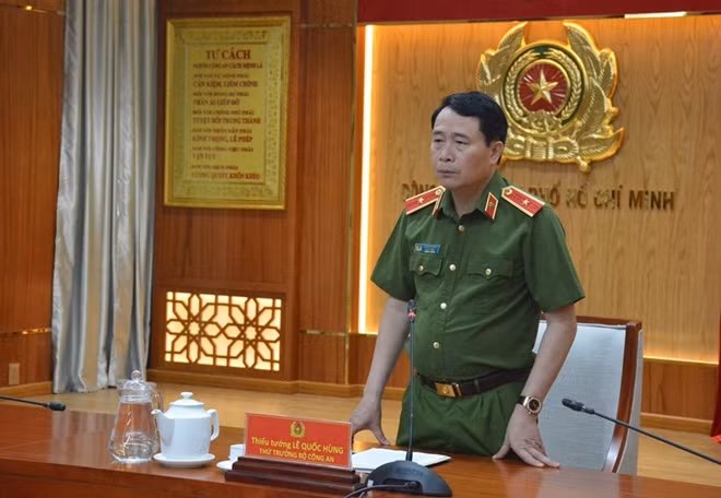 Thứ trưởng Lê Quốc Hùng phát biểu ý kiến chỉ đạo.