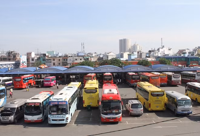 Các xe vận chuyển khách tiếp tục ngưng hoạt động