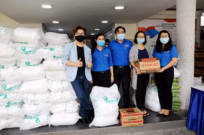 Các nhà hảo tâm đồng hành cùng tuổi trẻ thành phố