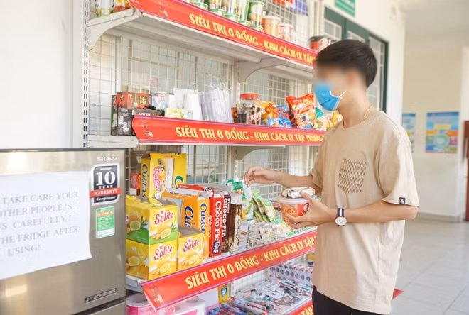 Siêu thị 0 đồng trong Khu cách ly trung tâm quận 2