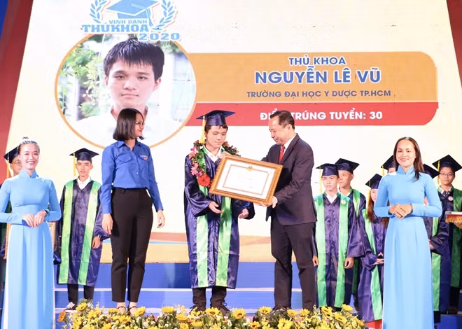 Nguyễn Lê Vũ, Thủ khoa trúng tuyển vào Đại học Y Dược TP Hồ Chí Minh với điểm 30/30
