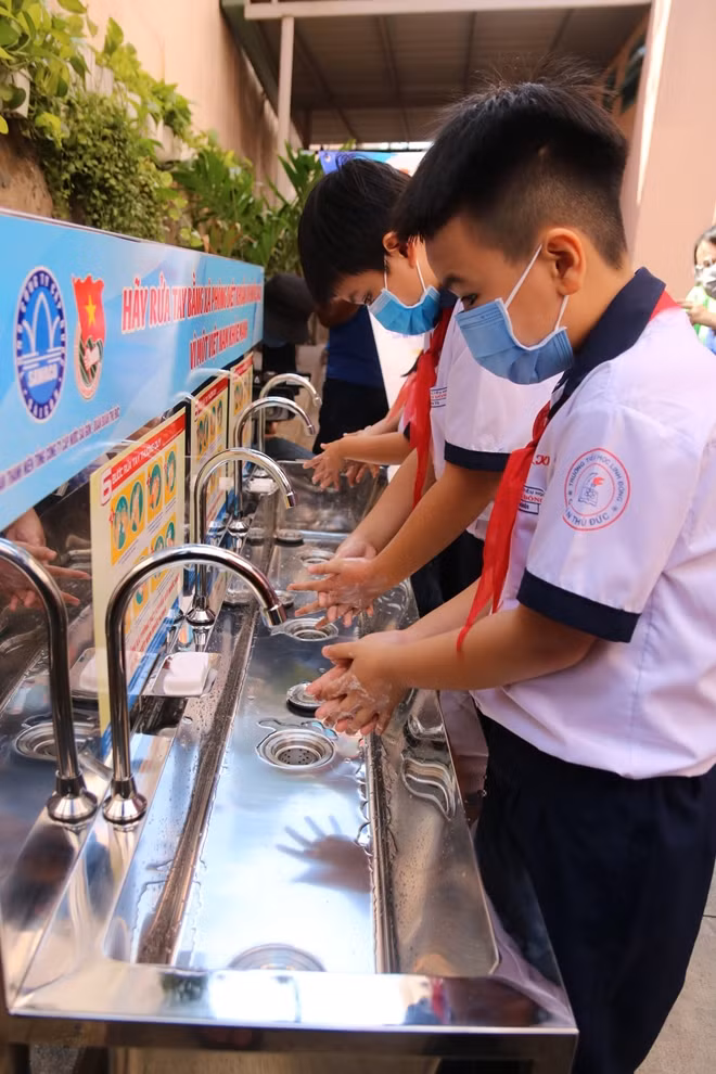 Nơi học sinh rửa tay phòng chống dịch COVID-19