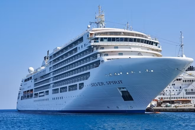 Tàu khách Silver Spirit đã đi quốc gia khác
