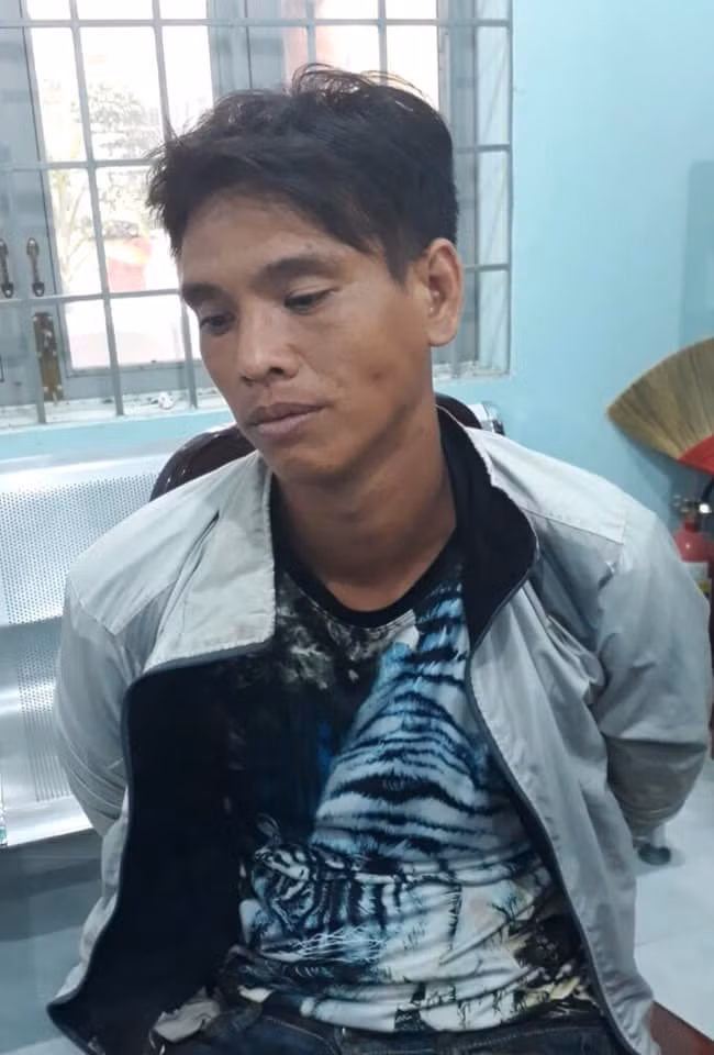 Công an xã Tân Long bắt đối tượng Nguyễn Thanh Dũng đang bị Công an tỉnh Long An truy nã về tội Lưu hành tiền giả
