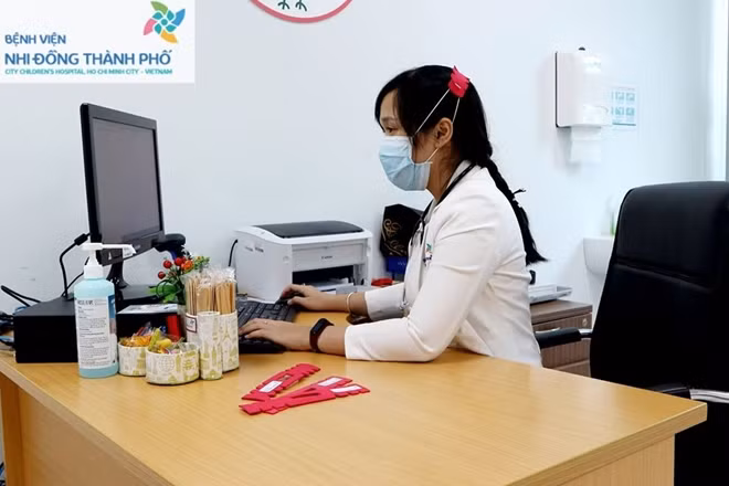 Đeo khẩu trang hết bị đau tai