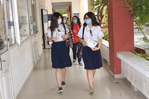 Đại học Ngân hàng và Đại học Kinh tế TP Hồ Chí Minh công bố điểm sàn, điểm chuẩn