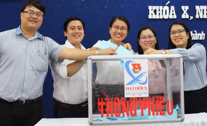 Bỏ phiếu bầu Bí thư Thành đoàn